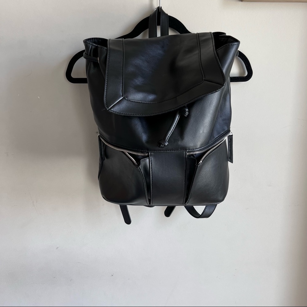 Mudd Black backpack